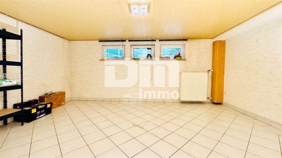 (R)erserviert!!!Einfamilienhaus mit 2 Balkonen, Garten / Freisitz + Garage in gesuchter Wohnlage - KG Hobbykeller beheizt